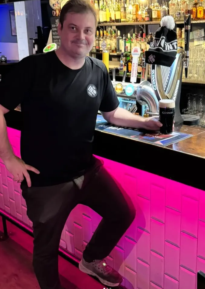 Baarimikko tiskillä